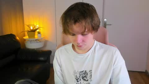 demianenglen online show from April 7, 1:33 pm