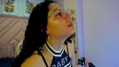 Snapshot of demijones_ chatting on December 4, 4:33 am Demi online show from December 4, 4:33 am