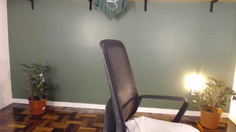 Snapshot of demmetria chatting on May 22, 5:40 pm demmetria online show from May 22, 5:40 pm