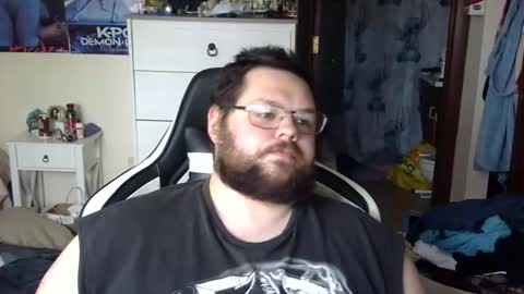 Snapshot of demonhellboy420 chatting on April 18, 6:23 pm Matthew Cewe online show from April 18, 6:23 pm