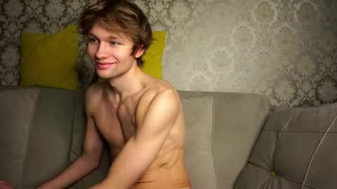 Dave19  online show from February 8, 4:05 am