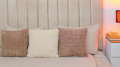 Snapshot of demyrose chatting on December 2, 12:52 am DEMY online show from December 2, 12:52 am