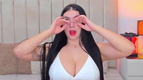 Snapshot of demyrose chatting on January 11, 4:16 am DEMY online show from January 11, 4:16 am