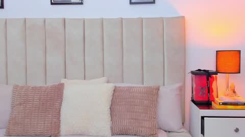 Snapshot of demyrose chatting on January 27, 3:26 am DEMY online show from January 27, 3:26 am