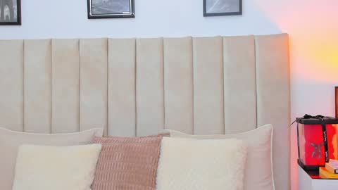 Snapshot of demyrose chatting on February 6, 6:18 am DEMY online show from February 6, 6:18 am