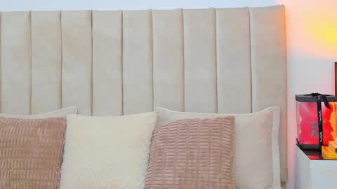 Snapshot of demyrose chatting on February 16, 4:53 am DEMY online show from February 16, 4:53 am