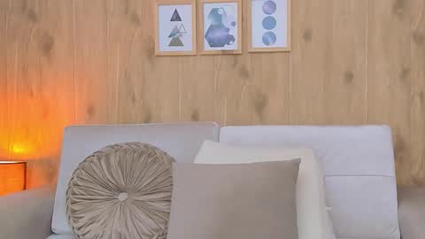 Snapshot of demyrose chatting on October 24, 3:36 am DEMY online show from October 24, 3:36 am