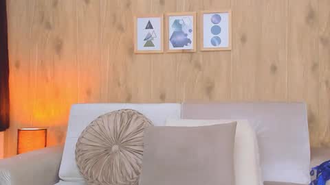 Snapshot of demyrose chatting on October 27, 4:49 am DEMY online show from October 27, 4:49 am