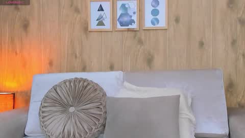 Snapshot of demyrose chatting on November 3, 6:47 am DEMY online show from November 3, 6:47 am