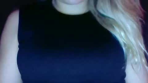 Snapshot of denise433470 chatting on August 2, 8:07 pm denise433470 online show from August 2, 8:07 pm
