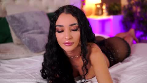 denisedevilles online show from December 21, 1:10 pm