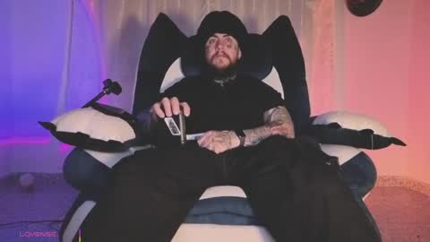 Oliver online show from April 27, 3:15 am