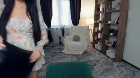 Snapshot of denlys chatting on November 14, 8:24 am Mikky online show from November 14, 8:24 am