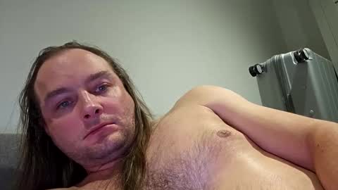 Snapshot of dennis210586 chatting on January 6, 1:09 am dennis210586 online show from January 6, 1:09 am