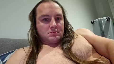 Snapshot of dennis210586 chatting on February 28, 11:01 pm dennis210586 online show from February 28, 11:01 pm