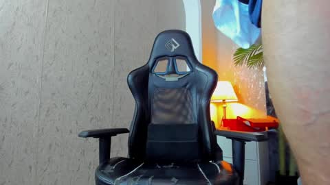 dennis_cox_ online show from January 21, 11:24 am