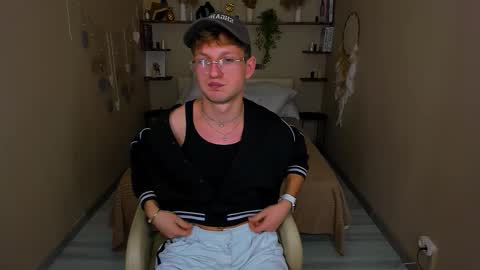 Snapshot of dennis_rodriguez chatting on November 29, 8:45 pm Dennis online show from November 29, 8:45 pm