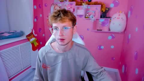 Snapshot of dennis_rodriguez chatting on December 15, 3:49 pm Dennis online show from December 15, 3:49 pm