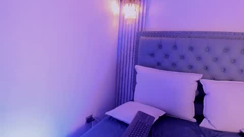 Snapshot of dennise_sinclair chatting on February 11, 7:30 pm Denisse online show from February 11, 7:30 pm