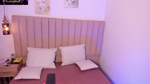 Snapshot of dennise_sinclair chatting on February 20, 7:58 pm Denisse online show from February 20, 7:58 pm