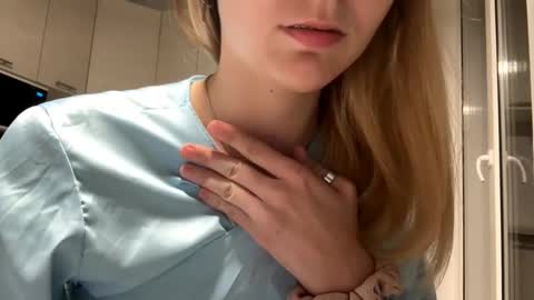 Snapshot of denniskibler chatting on September 16, 6:53 pm Denni online show from September 16, 6:53 pm