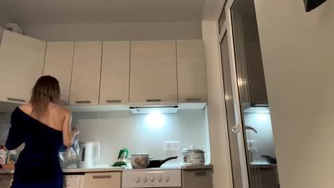 Snapshot of denniskibler chatting on September 26, 4:44 pm Denni online show from September 26, 4:44 pm