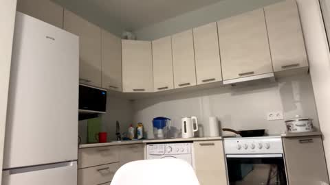 Snapshot of denniskibler chatting on October 17, 3:36 pm Denni online show from October 17, 3:36 pm