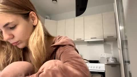 Snapshot of denniskibler chatting on October 19, 3:23 pm Denni online show from October 19, 3:23 pm