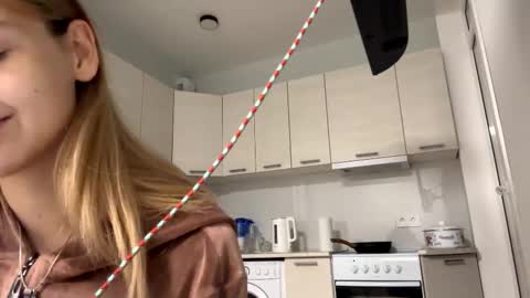 Snapshot of denniskibler chatting on October 25, 4:46 pm Denni online show from October 25, 4:46 pm