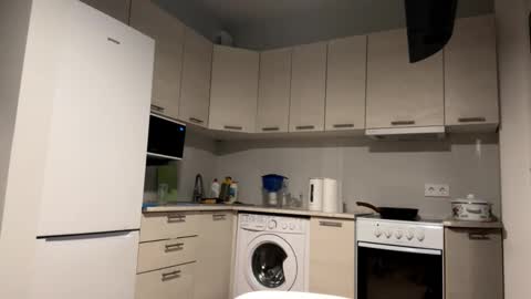 Snapshot of denniskibler chatting on November 2, 3:25 pm Denni online show from November 2, 3:25 pm