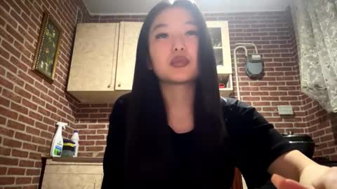 Emma online show from February 10, 2:10 pm