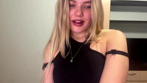 Snapshot of deonnahobb chatting on February 14, 3:53 pm Luna online show from February 14, 3:53 pm