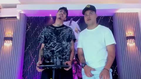 Snapshot of dereck_bbc chatting on December 22, 4:26 pm dereck_bbc online show from December 22, 4:26 pm