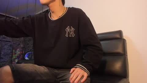 Dereck Boy online show from March 30, 4:13 am