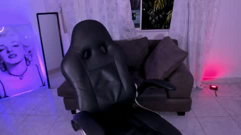 Dereck Boy online show from April 16, 10:45 pm