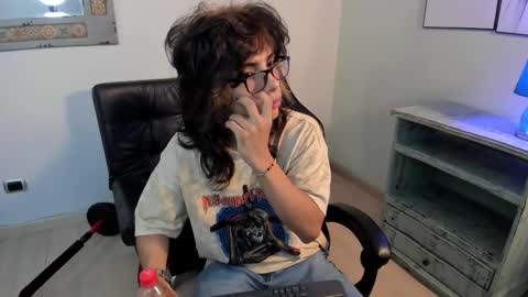 Snapshot of dereck_manson chatting on October 18, 11:44 am dereck_manson online show from October 18, 11:44 am