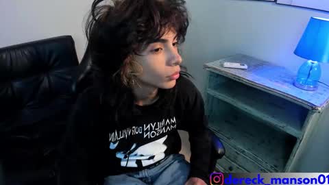 Snapshot of dereck_manson chatting on October 19, 11:44 am dereck_manson online show from October 19, 11:44 am