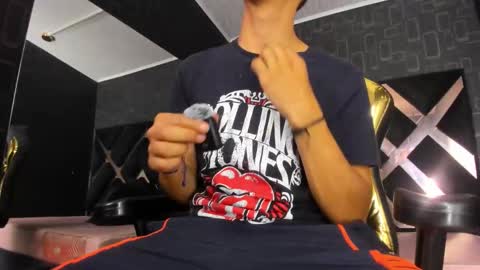 Dereck online show from March 5, 11:45 pm