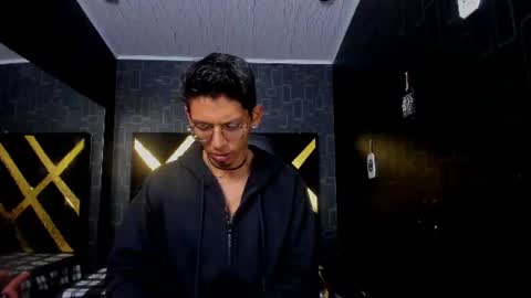 Dereck online show from June 13, 2:48 pm