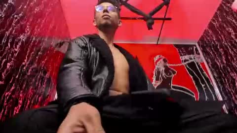 Dereck online show from July 3, 7:53 pm