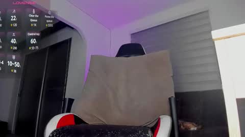 dereckhardd online show from September 23, 4:48 am