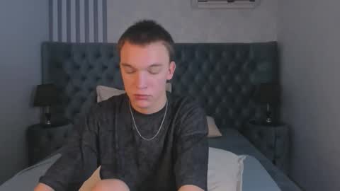 Derek online show from November 19, 12:49 pm