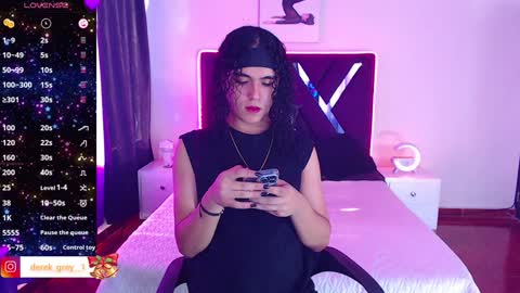 derek grey online show from January 10, 8:15 pm