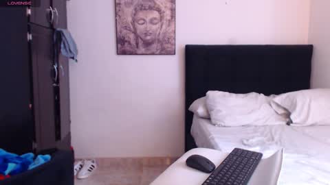 Derek online show from November 25, 1:55 pm