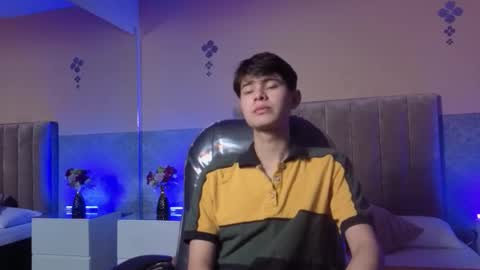 Snapshot of derek_sinn chatting on March 1, 2:08 pm derek_sinn online show from March 1, 2:08 pm