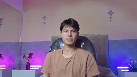 Snapshot of derek_sinn chatting on March 2, 8:15 pm derek_sinn online show from March 2, 8:15 pm