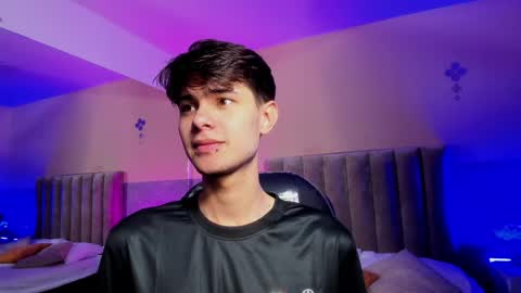 derek_sinn online show from April 12, 12:54 pm