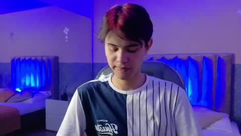 derek_sinn online show from May 26, 8:38 pm
