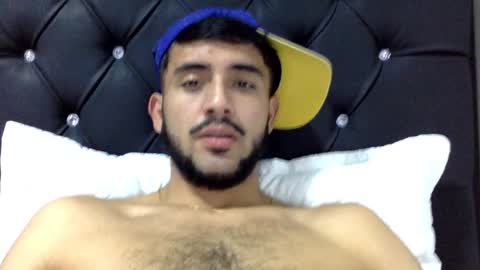 Snapshot of derek_smiith chatting on December 12, 3:10 am Derek smiith online show from December 12, 3:10 am