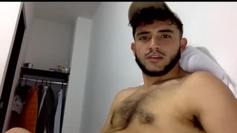 Snapshot of derek_smiith chatting on November 29, 6:49 am Derek smiith online show from November 29, 6:49 am